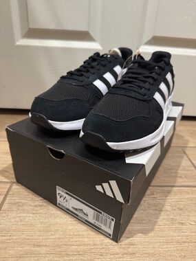 Adidas Men Run 84 Shoes (Size: 9.5)